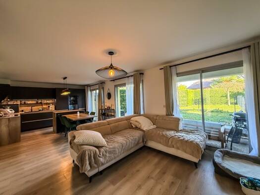 Appartement à vendre 329 000 € 3 pièces 2 chambres 64 m² RDC/2 Nord Reignier-Ésery 74930