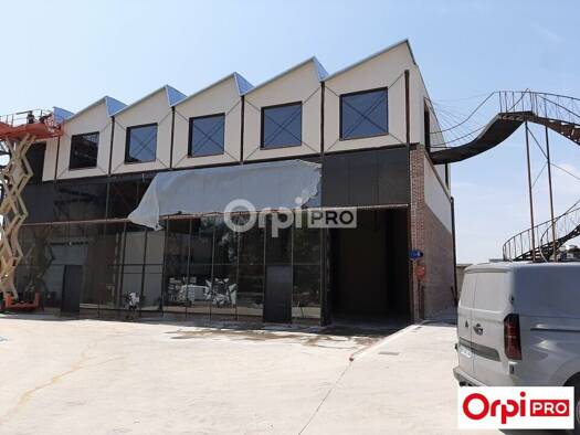 Local d'activités à vendre 884 000 € 513 m² d'espace de stockage Valence 26000