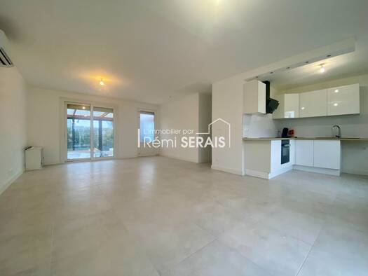 Maison de plain-pied à vendre 197 000 € 5 pièces 3 chambres 92 m² 522 m² de terrain Champfleur 72610