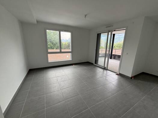 Appartement à louer 914 € 3 pièces 2 chambres 61 m² Étage 2/6 Allies-Clos d'Or Grenoble 38100