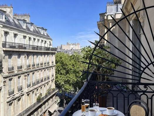 Appartement à louer 7 650 € 7 pièces 5 chambres 255,5 m² 5ème étage Porte Dauphine Paris 16ème arrondissement 75016