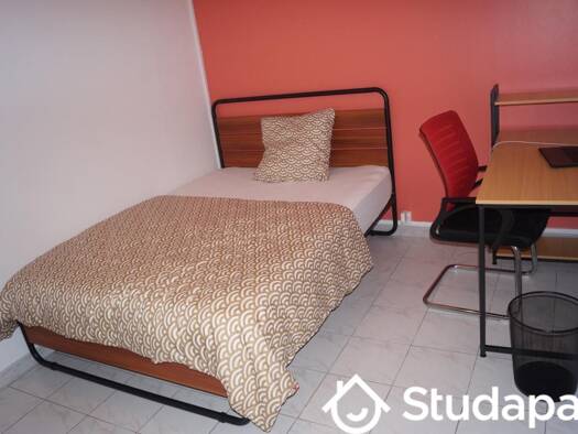 Colocation à louer - logement étudiant 550 € 1 pièce 1 chambre 13 m² 5ème étage Le Stade-Les Garennes-Grand Ouest Les Mureaux 78130