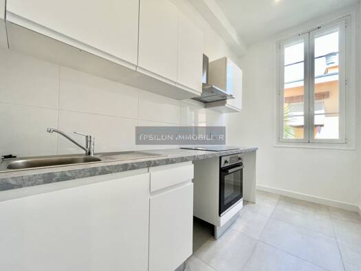 Appartement à louer 1 200 € 2 pièces 1 chambre 35,1 m² RDC/3 Beausoleil 06240