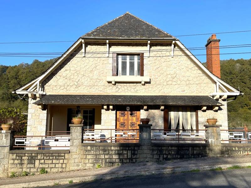 Maison à vendre, 212m², ENTRAYGUES SUR TRUYERE