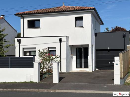 Maison à vendre 414 950 € 5 pièces 4 chambres 130 m² 330 m² de terrain Rive Droite de la Sèvre Clisson 44190