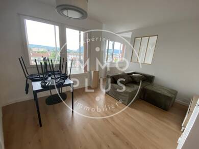 Appartement à louer 950 € 1 pièce 30 m² Dernier étage, Étage 6/6 Centre Ville-Chevennes Cran-Gevrier 74960