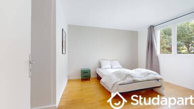 Appartement à louer 685 € 1 pièce 3 chambres 9 m² 1er étage Nord L'Île-Saint-Denis 93450