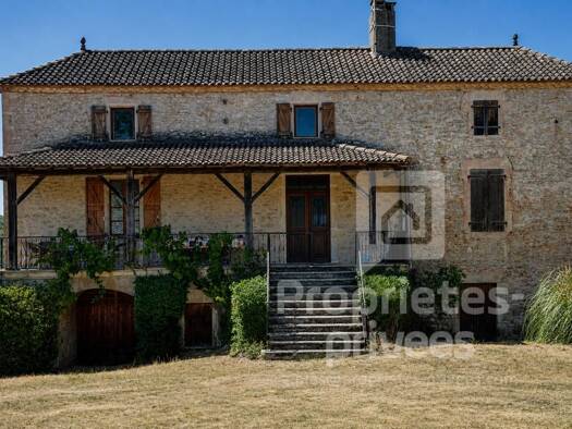 Ferme à vendre 984 200 € 5 pièces 4 chambres 130 m² 209 925 m² de terrain Lherm 46150