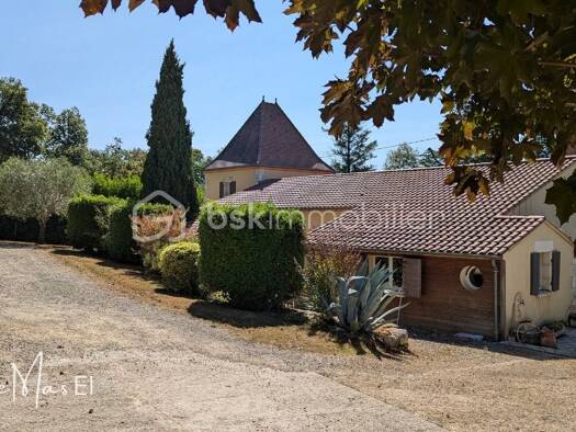 Maison à vendre 295 500 € 6 pièces 4 chambres 190 m² 2 058 m² de terrain Duravel 46700