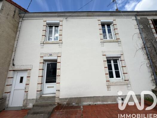 Maison de ville à vendre 83 500 € 3 pièces 2 chambres 64 m² 393 m² de terrain Les Loges Parthenay 79200