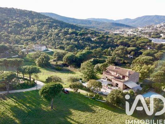Demeure à vendre 8 345 000 € 17 pièces 16 chambres 411 m² 204 500 m² de terrain Basse Suane-Les Virgiles Sainte-Maxime 83120