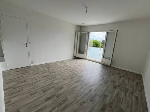 Appartement à vendre 116 000 € 2 pièces 1 chambre 47 m² 6 étages Bois d'Amour-Porte de Paris-Courlancy Reims 51100