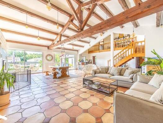 Maison à vendre 695 192 € 10 pièces 7 chambres 350 m² 3 931 m² de terrain Saint-Sauveur-d'Aunis 17540