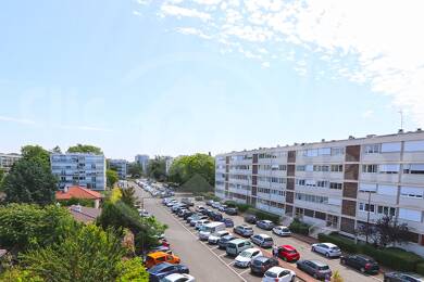 Appartement à louer 2 170 € 4 pièces 3 chambres 131,1 m² Dernier étage, Étage 3/3 Velizy Bas-Centre Nord Vélizy-Villacoublay 78140