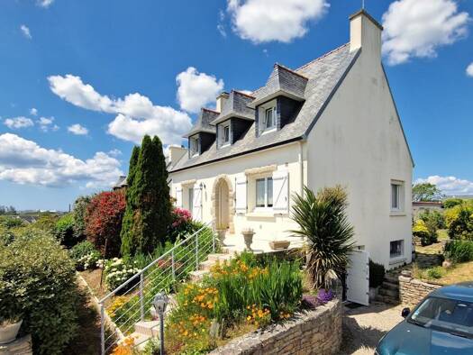 Maison à vendre 273 000 € 4 pièces 3 chambres 98 m² 720 m² de terrain Plozévet 29710