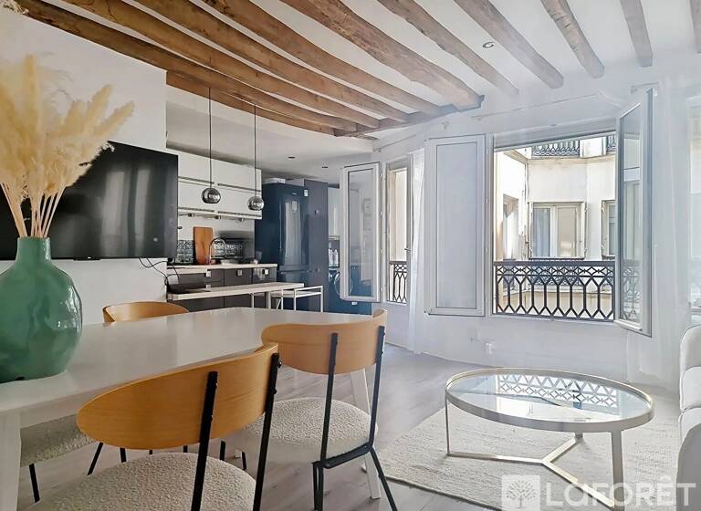 Appartement à vendre 735 000 € 3 pièces 2<br/>chambres 51 m²<br/>superficie 4/6<br/>étage Les Halles Paris 2ème 75002