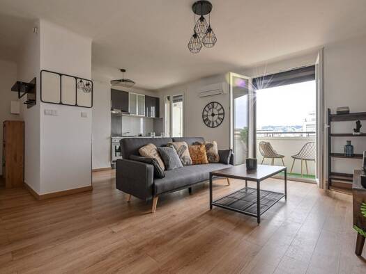 Colocation à louer 510 € 4 pièces 1 chambre 68,7 m² 4ème étage Menpenti Marseille 10ème arrondissement 13010