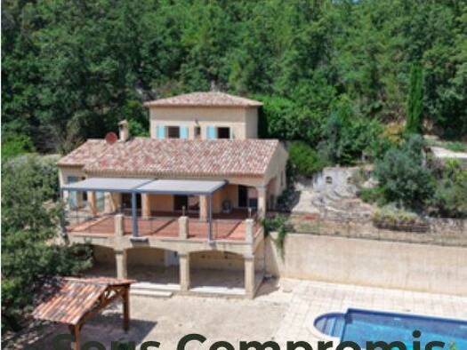 Villa à vendre 447 200 € 5 pièces 3 chambres 133 m² 2 509 m² de terrain Figanières 83830