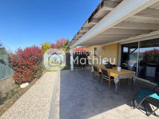 Maison de plain-pied à vendre 345 000 € 4 pièces 3 chambres 88 m² 530 m² de terrain St Jean de Thurigneux 01390