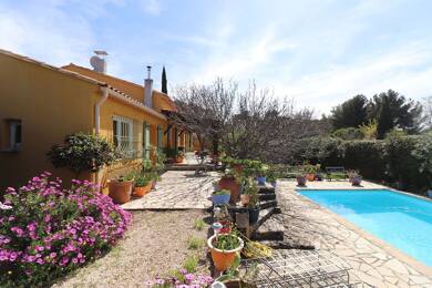 Maison à vendre 850 000 € 5 pièces 3 chambres 163 m² 1 352 m² de terrain Le Castellet 83330