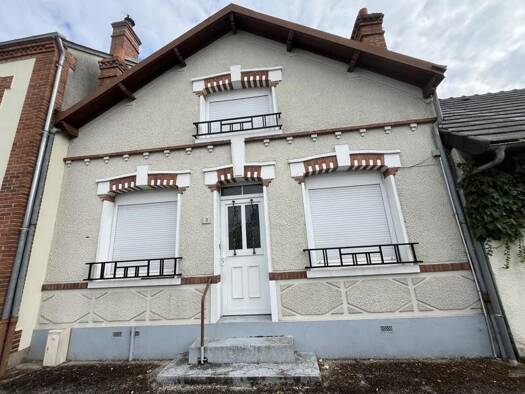 Maison de plain-pied à vendre 65 424 € 4 pièces 3 chambres 86 m² 392 m² de terrain Souesmes 41300