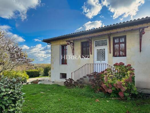 Maison à vendre 690 000 € 8 pièces 5 chambres 216 m² 5 350 m² de terrain Pompignac 33370