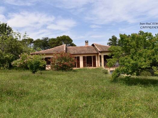 Maison de plain-pied à vendre 335 000 € 5 pièces 3 chambres 160 m² 2 428 m² de terrain Saint-Julien-de-Peyrolas 30760