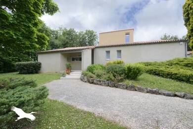 Maison à vendre 284 000 € 5 pièces 4 chambres 154 m² 1 983 m² de terrain Mouthiers sur Boeme 16440