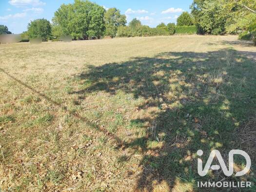Terrain constructible à vendre 17 900 € 2 442 m² de terrain Ambernac 16490