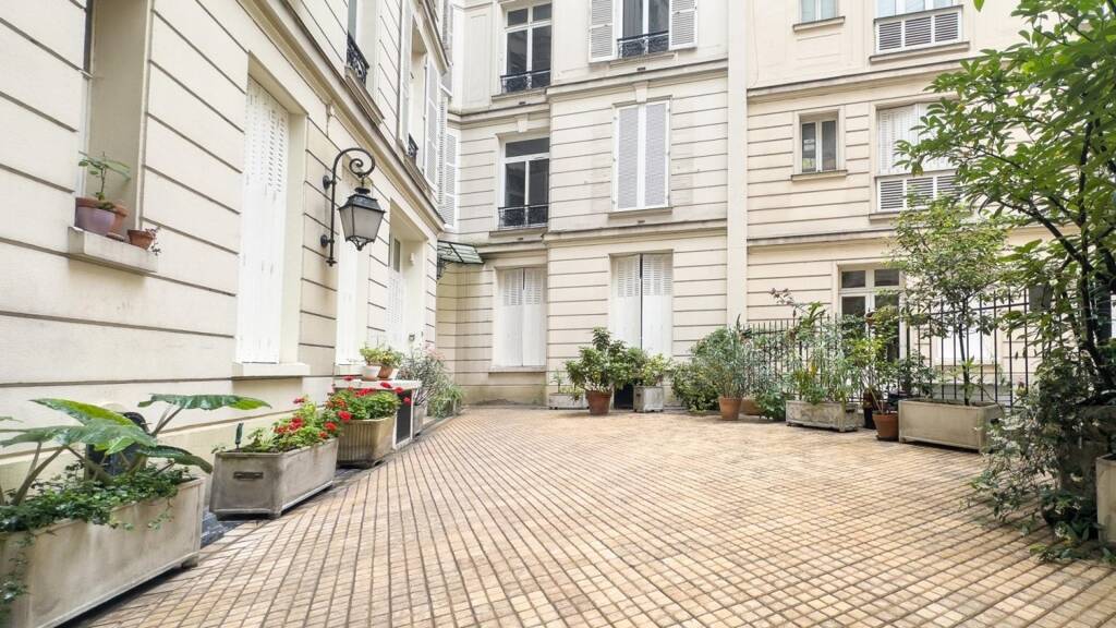Appartement à vendre 129 000 € 1 pièce 9 m² Étage 6/6 Courcelles-Wagram Paris 17ème arrondissement 75017