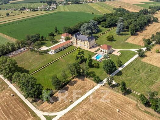 Appartement à vendre 255 000 € 2 pièces 1 chambre 44 m² Étage 1/1 Bergerac 24100