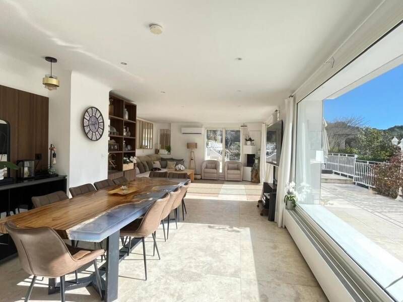 Maison à vendre, 224m², ROQUEFORT LES PINS