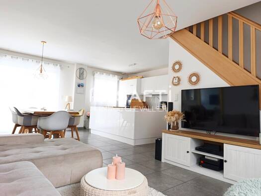Maison à vendre 254 900 € 6 pièces 4 chambres 120 m² 2 267 m² de terrain Airaines 80270