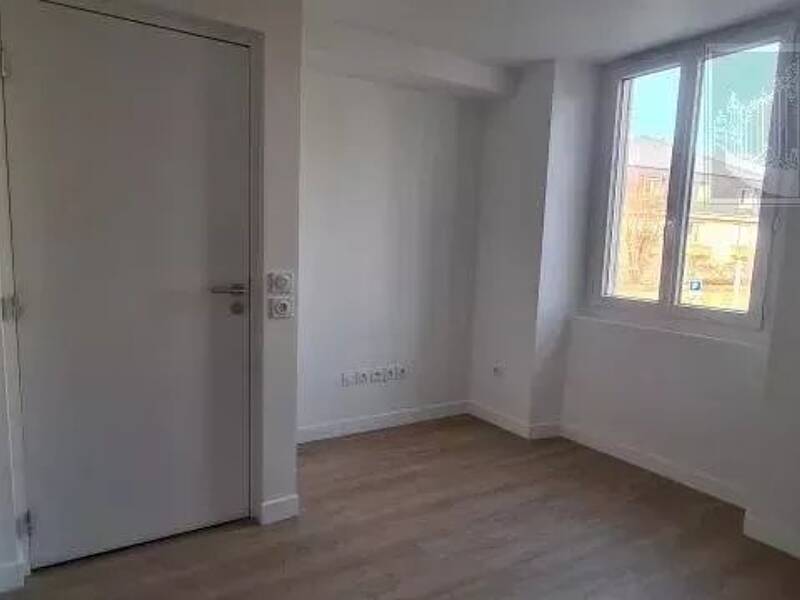 Maison à louer, 25m², VERRIERES LE BUISSON