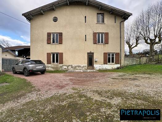 Maison à vendre 295 000 € 7 pièces 5 chambres 190 m² Basses-Barolles Saint-Genis-Laval 69230