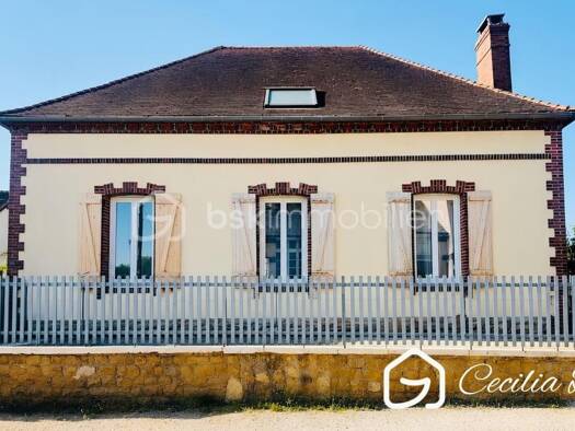 Maison à vendre 199 000 € 6 pièces 4 chambres 120 m² 589 m² de terrain Charny Orée de Puisaye 89120