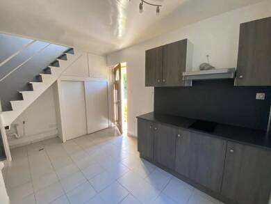 Appartement à louer 609 € 2 pièces 1 chambre 23 m² RDC Berthaudieres Décines-Charpieu 69150