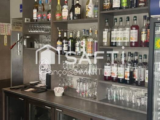 Bar / Café à vendre Fonds de commerce 110 000 € 94 m² d'espace de restauration Est Trévoux 01600