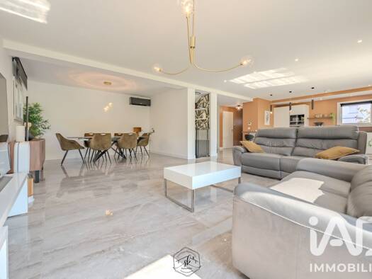 Maison de ville à vendre 438 000 € 5 pièces 3 chambres 131 m² 315 m² de terrain Bousse 57310