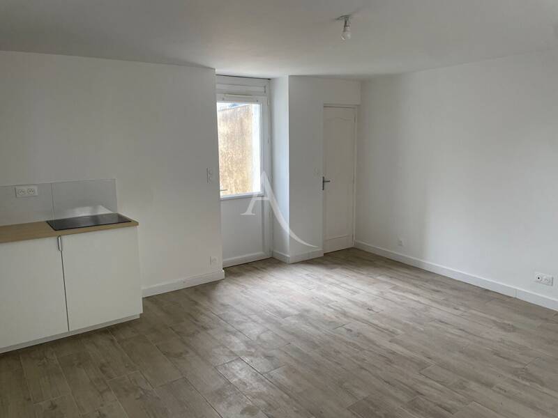 Maison à louer, 56m², GREZ NEUVILLE