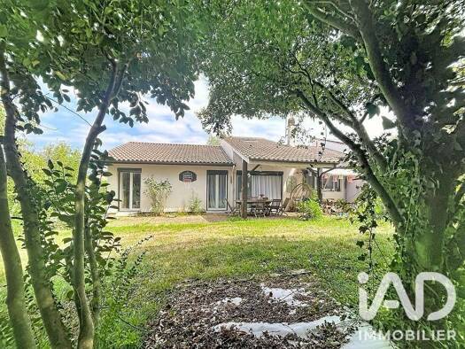 Maison à vendre 259 000 € 7 pièces 4 chambres 139 m² 745 m² de terrain Sainte Suzanne-Magret-Marmonts Orthez 64300