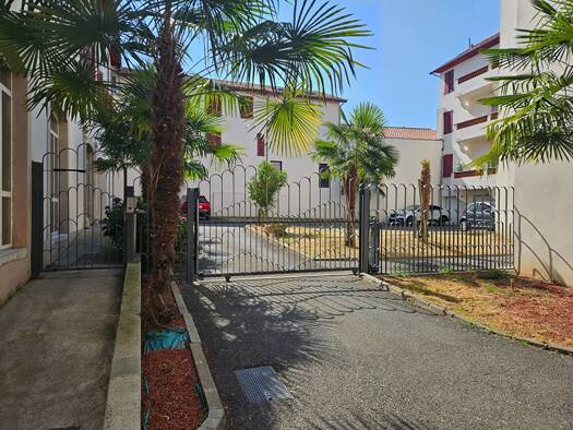 Appartement à vendre 165 000 € 3 pièces 2 chambres 76 m² Étage 2/3 Centre Ville Dax 40100