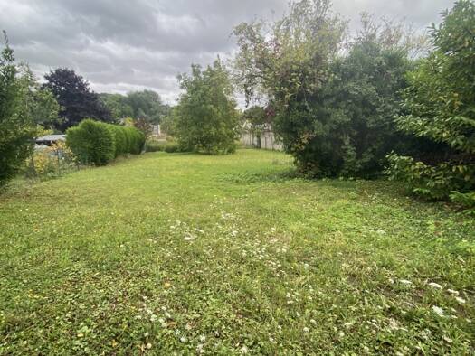 Terrain constructible à vendre 45 600 € 600 m² de terrain Zone Est Noyon 60400