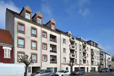 Appartement à louer 795 € 1 pièce 31,5 m² Dernier étage, Étage 2/2 Monnet Pre Berson Villeparisis 77270