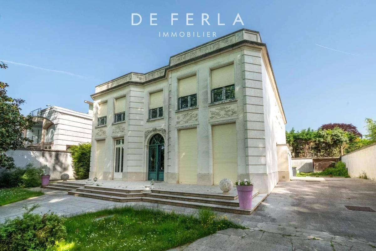 Maison à vendre, 326m², SAINT MAUR DES FOSSES