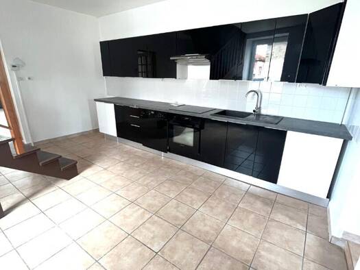 Duplex à louer 670 € 4 pièces 3 chambres 90 m² RDC Chazelles sur Lyon 42140