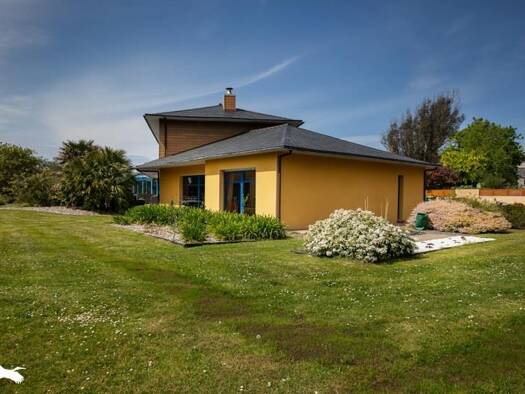 Maison à vendre 730 800 € 7 pièces 5 chambres 333 m² 6 050 m² de terrain Lampaul-Plouarzel 29810