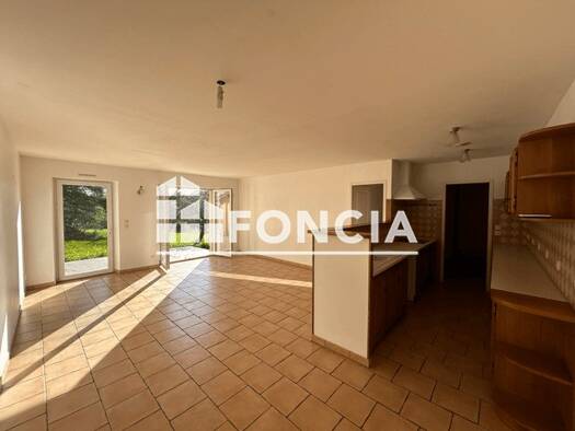 Maison de plain-pied à louer 850 € 3 pièces 2 chambres 86,5 m² Casseneuil 47440