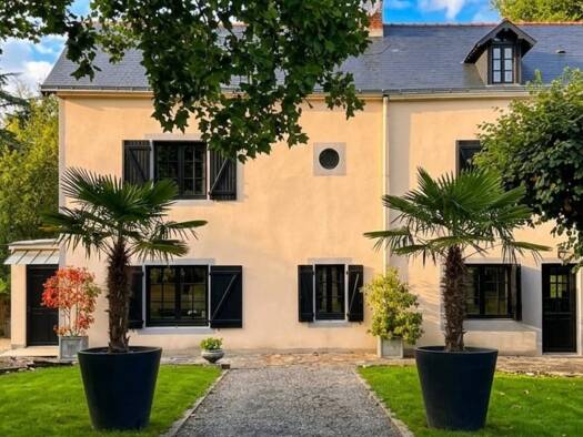 Maison à vendre 1 360 320 € 9 pièces 5 chambres 257 m² 1 405 m² de terrain Nord Sucé-sur-Erdre 44240