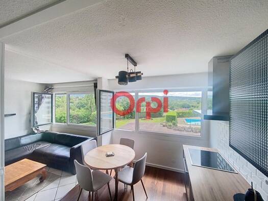 Appartement à louer 1 350 € 2 pièces 1 chambre 50,2 m² Étage 1/4 Sud Ouest Saint-Julien-en-Genevois 74160